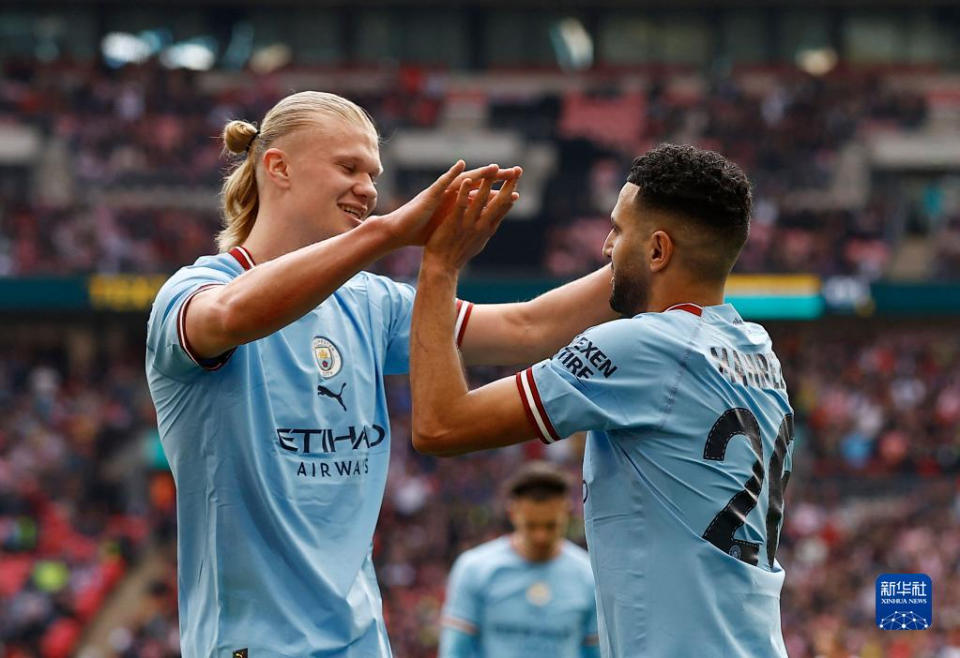 恩昆库加盟米兰后表现未达预期，面临舆论争议，需时间适应球队战术体系。（恩昆库转投米兰后状态未达标，舆论争议不断，仍需时间融入战术体系）