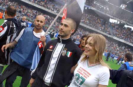 广州联官方：已选出数名年轻球员，将前往西班牙、法国参赛（广州联宣布已选拔多名年轻球员，赴西班牙和法国参赛）