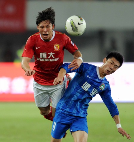 米兰旧将埃拉尼奥：国米实力更强，但米兰一直都能踢好德比（米兰名宿埃拉尼奥：国米更胜一筹，米兰历来德比表现不俗）