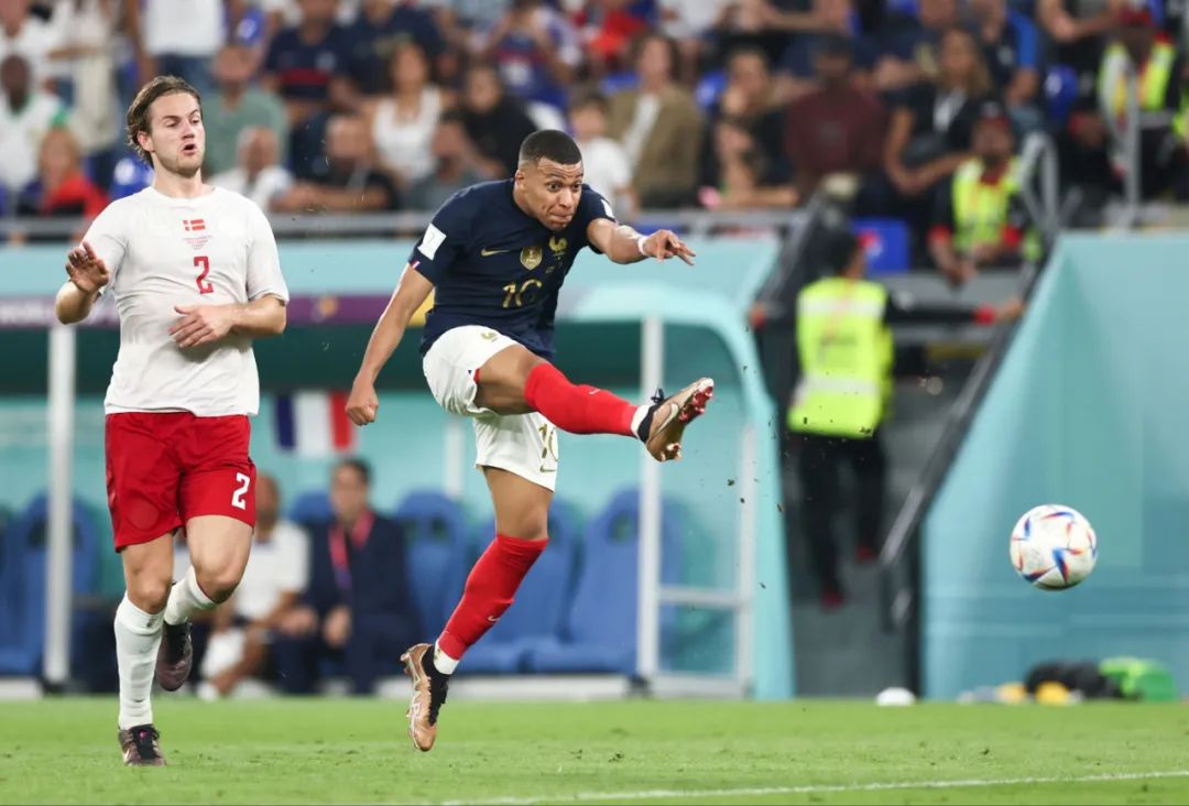 拜仁慕尼黑迎战里斯本竞技：欧冠小组赛终极对决（欧冠小组赛巅峰之战：拜仁慕尼黑对阵里斯本竞技）