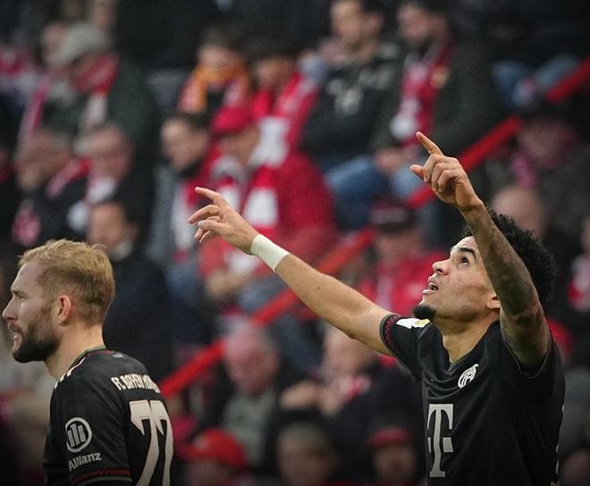 巴莱巴：父亲盼我像小罗那样踢10号位；在喀麦隆踢球更自由（巴莱巴：父亲希望我像小罗一样司职10号；在喀麦隆踢球更自由）