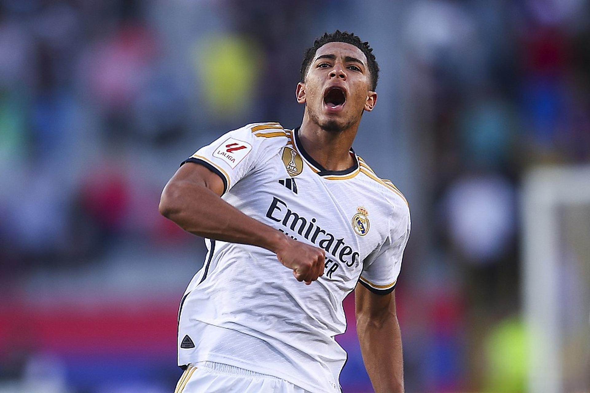 卡尔：如果我继续这样踢下去，当然是可以达到梅西那个水平的（卡尔：保持这种状态踢下去，我能达到梅西的高度）