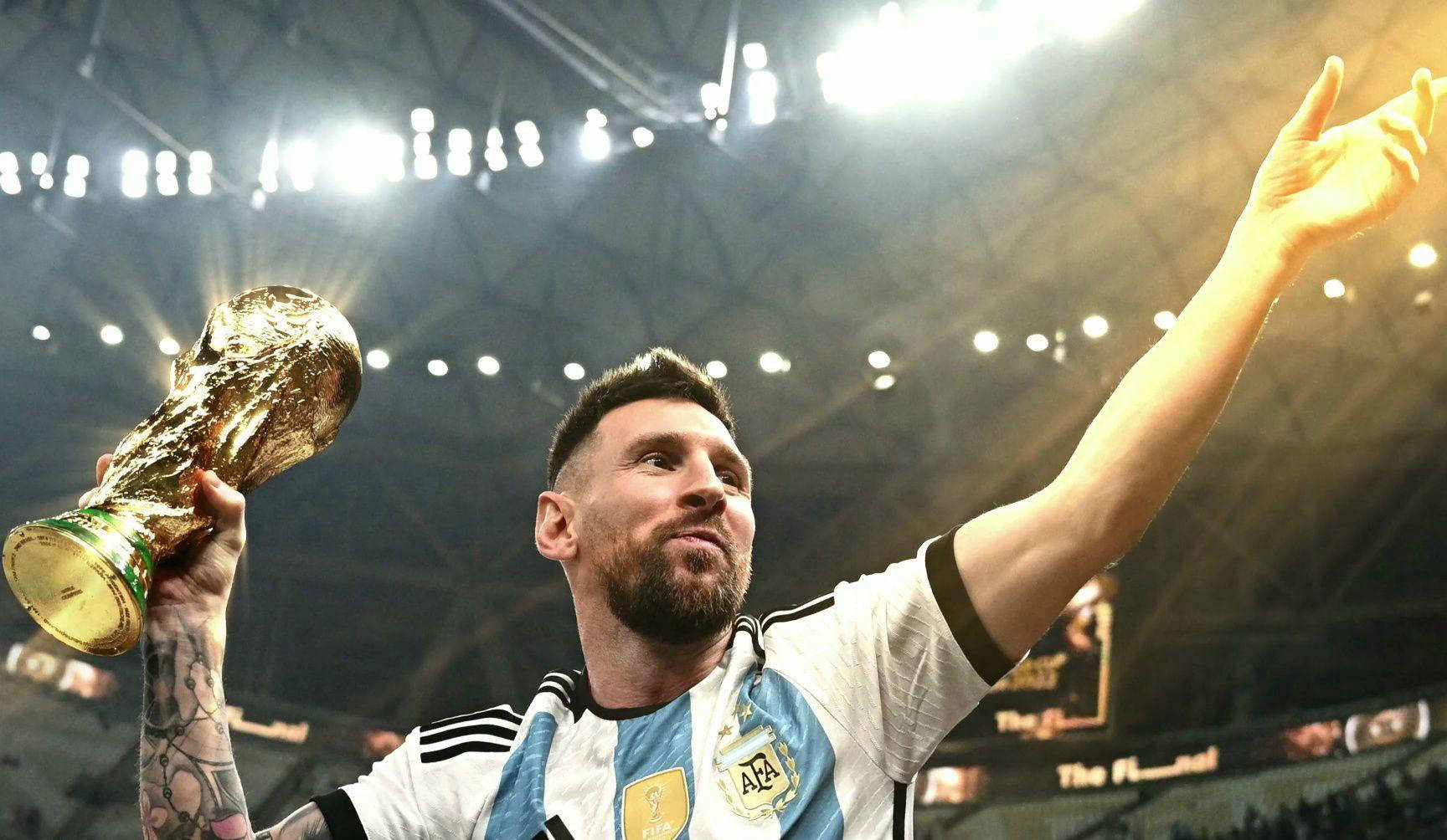 图片报：于帕梅卡诺向拜仁要2000万欧年薪+2000万签字费（《图片报》：于帕梅卡诺向拜仁索要2000万欧元年薪及2000万欧元签字费）