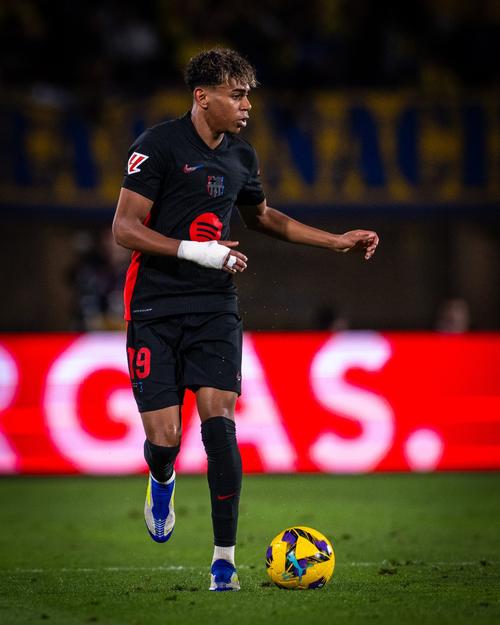 火箭主场大胜太阳，汤普森31分+杜兰特28+8助球队登顶西部第二（火箭主场大破太阳：汤普森31分、杜兰特28+8，球队升至西部第二）