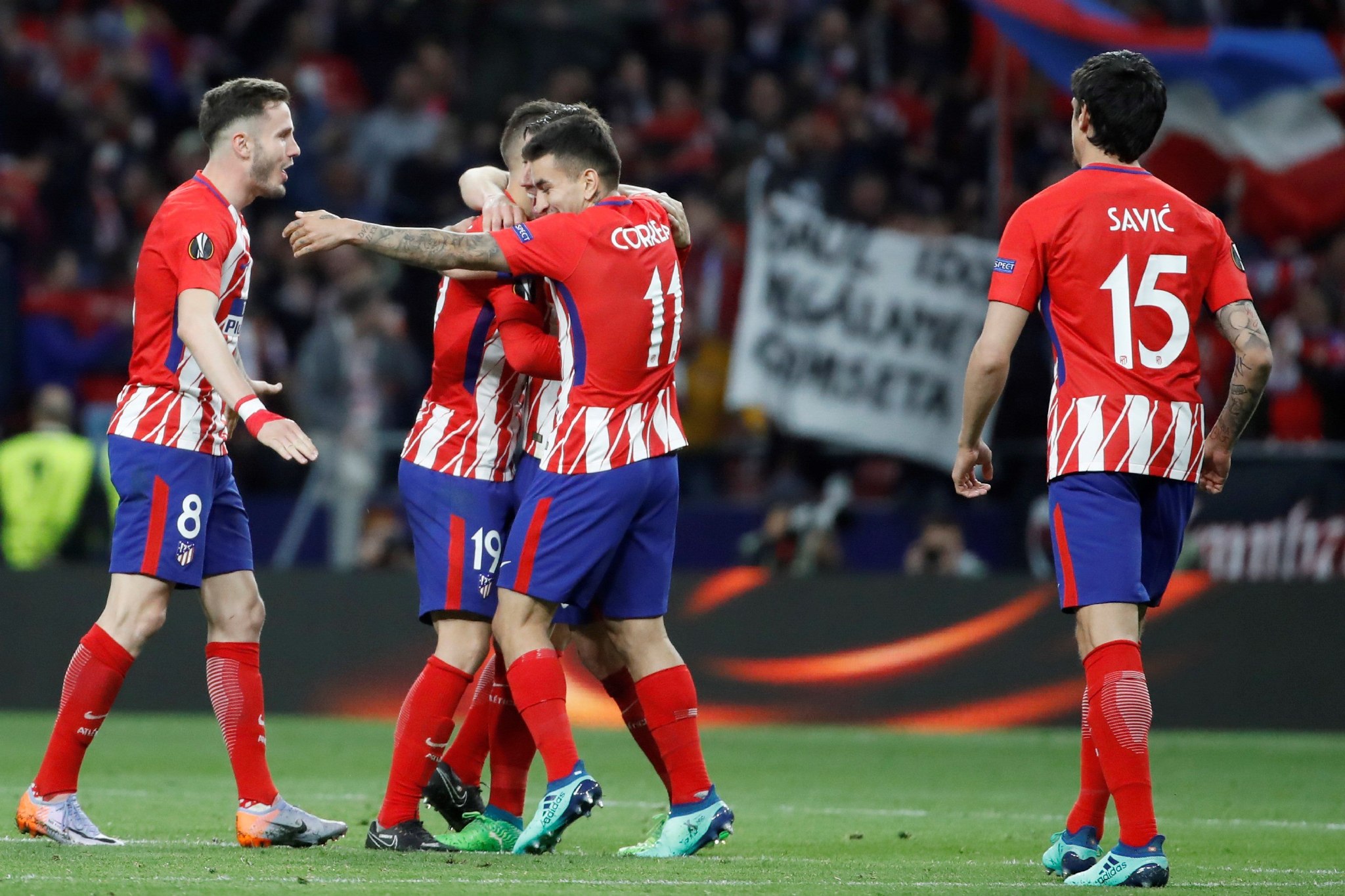 曝曼联愿1亿签安德森，不惜代价与曼城抢人！拉爵力挺阿莫林加速重建（传曼联愿砸1亿签安德森，誓与曼城抢人；拉爵力挺阿莫林推动重建提速）