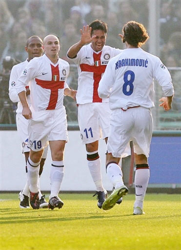 天空记者：齐尔克泽想继续留在曼联并为自己的位置而战（天空体育记者：齐尔克泽愿留曼联，继续争夺位置）