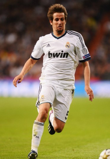 皇马西甲主场20年来首次罚下2人，19年来首次输给塞尔塔（皇马西甲主场20年首现两人染红，19年首负塞尔塔）